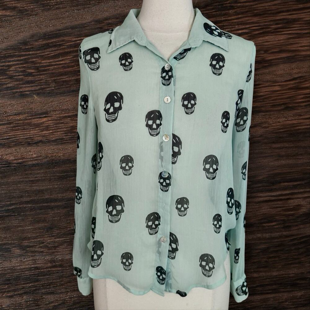 About A Girl Skull Print Blouse Size S Mint w Black Gothic Goth‎ core Grunge